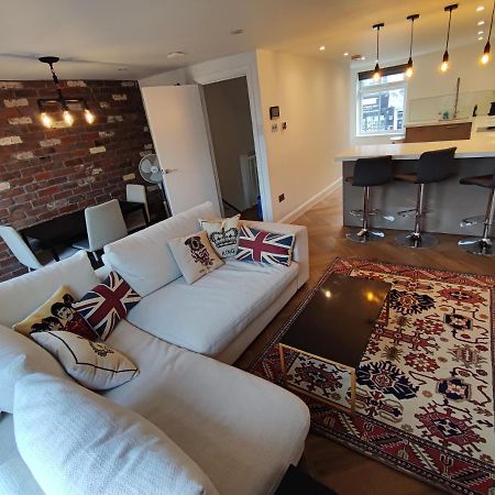 Modern 2 Bedroom Flat With Private Outdoor Terrace London Kültér fotó