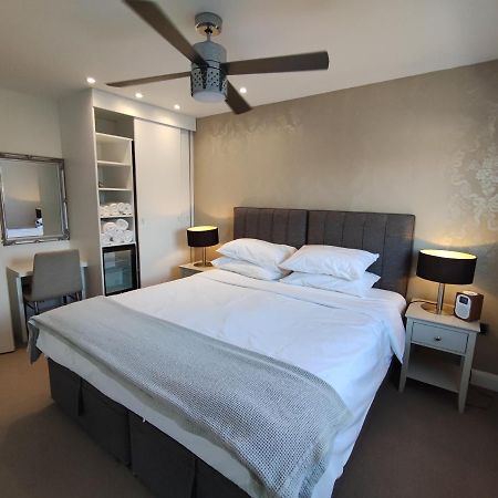 Modern 2 Bedroom Flat With Private Outdoor Terrace London Kültér fotó