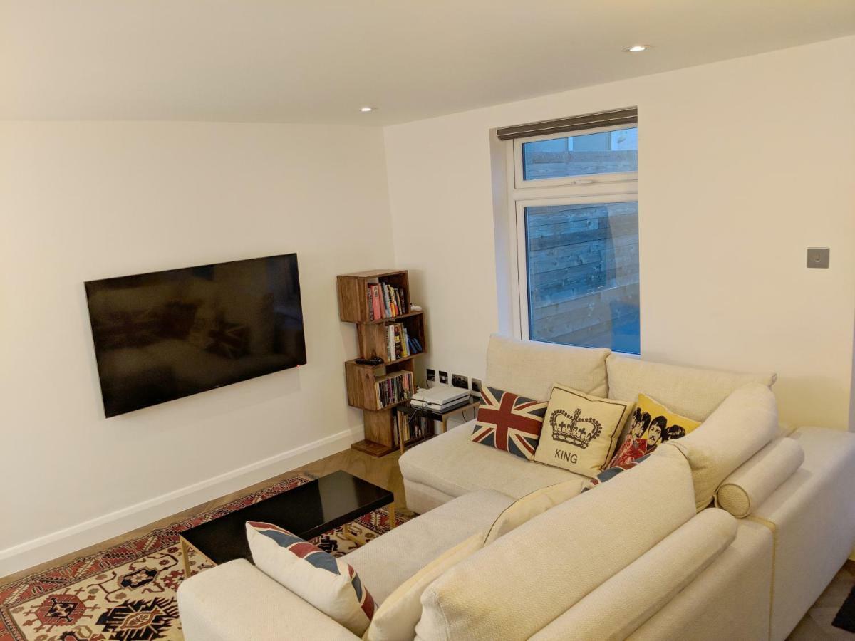 Modern 2 Bedroom Flat With Private Outdoor Terrace London Kültér fotó